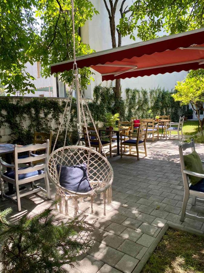 Grand Boutique Hotel Pristina Exterior foto