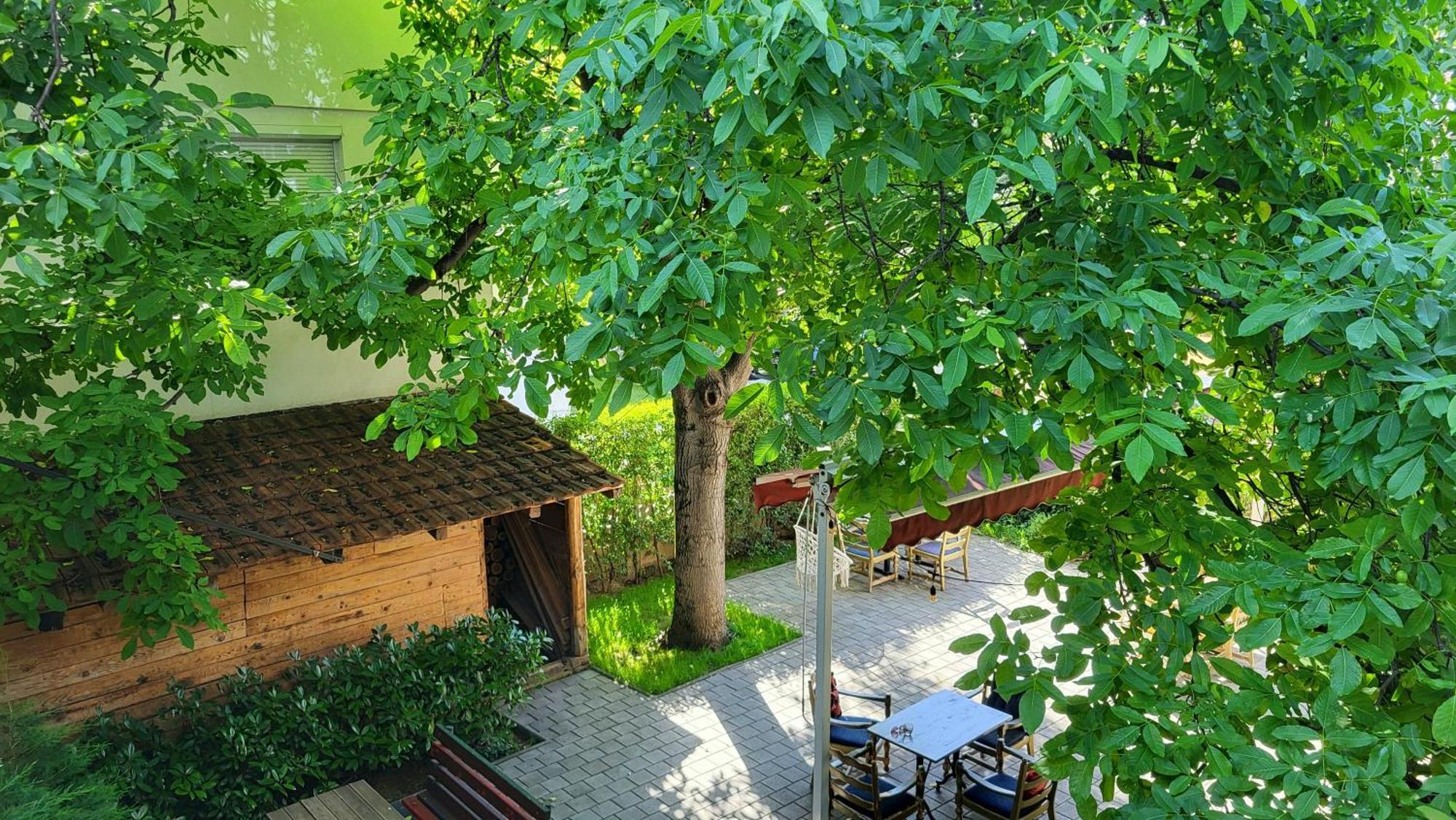 Grand Boutique Hotel Pristina Exterior foto